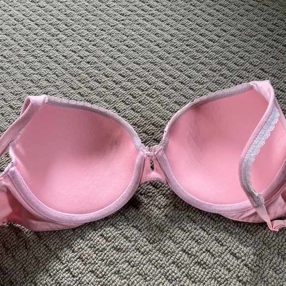 Victoria's Secret Bra - Body by Victoria - Padded Perfect Coverage - 32D - Picture 5 of 5